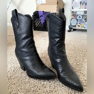 Faux Leather above the ankle cowboy boots🐄🐮